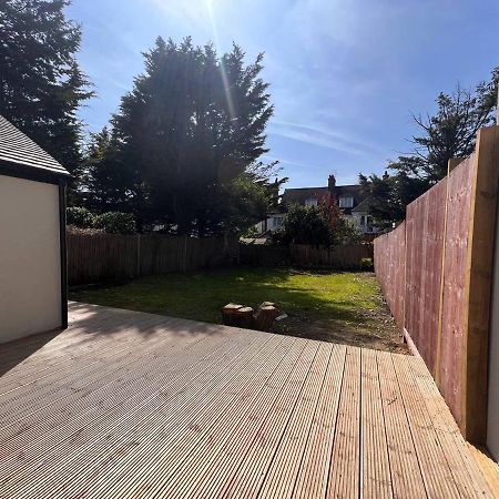 Star London Finchley Road 3-Bed Oasis With Gardenアパートホテル エクステリア 写真