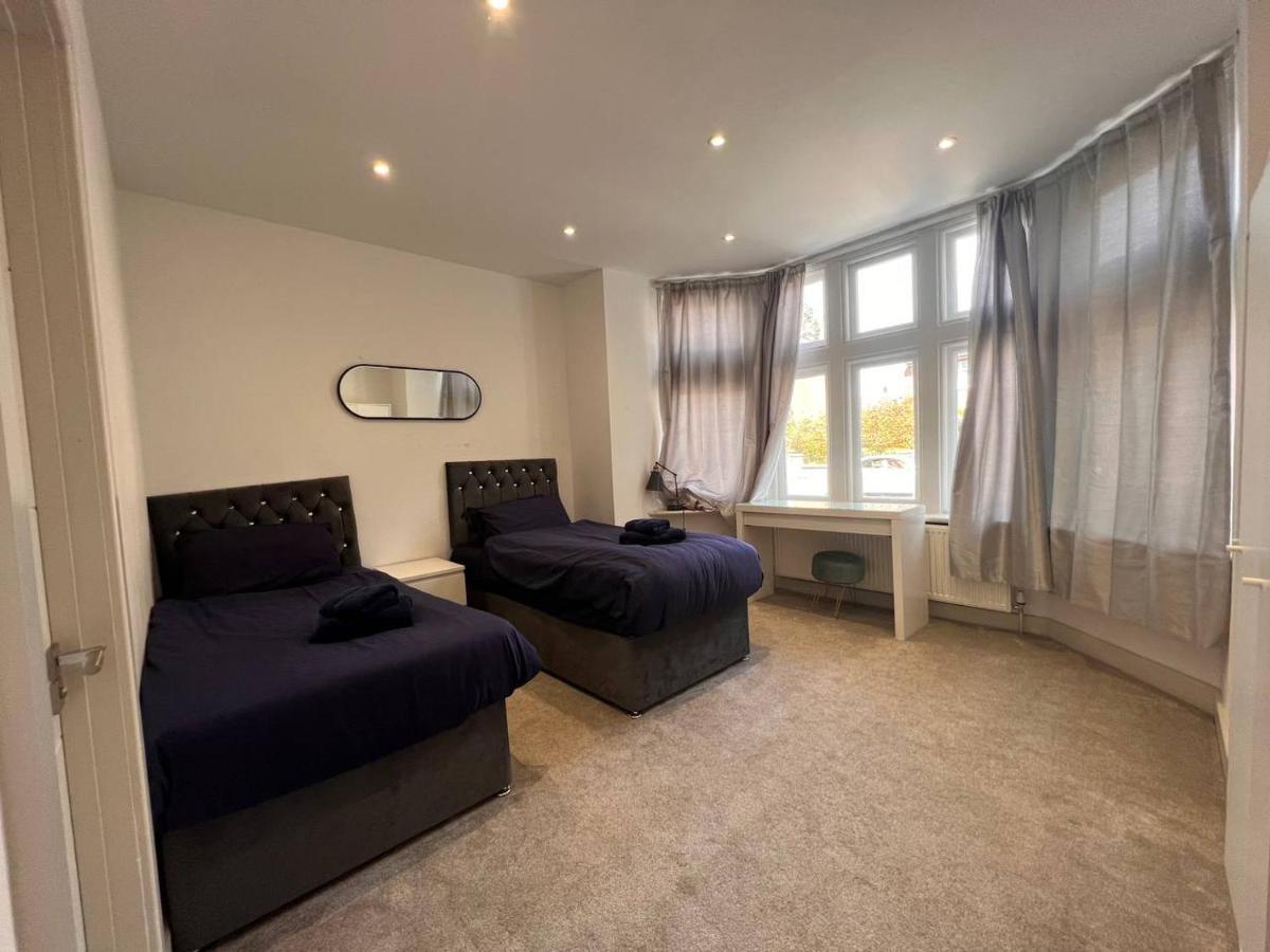 Star London Finchley Road 3-Bed Oasis With Gardenアパートホテル エクステリア 写真