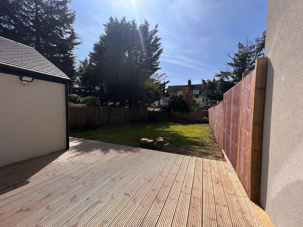 Star London Finchley Road 3-Bed Oasis With Gardenアパートホテル エクステリア 写真